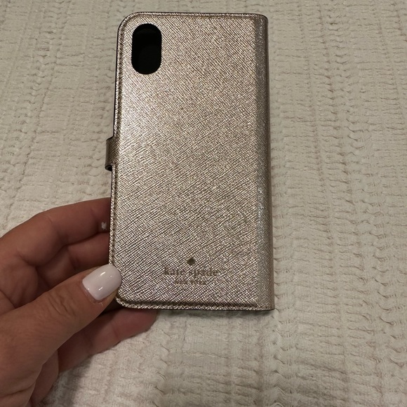 Kate Spade X/XS iPhone case in rose gold. - Picture 3 of 3